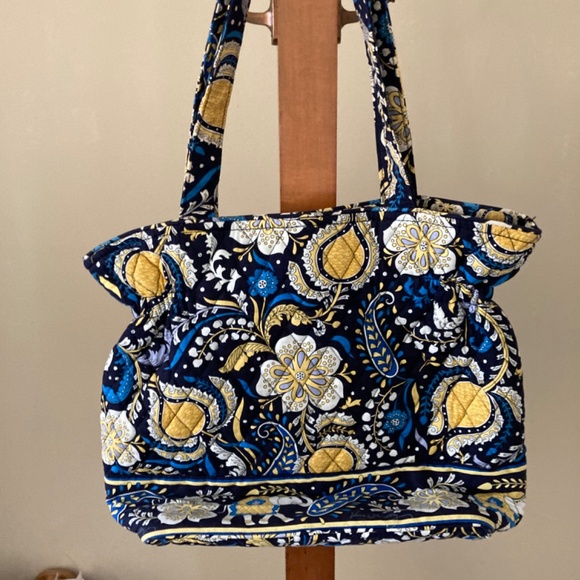 VERA BRADLEY LARGE TOTE ELLIE BLUE RARE FIND RETIRED ELEPHANT - Picture 2 of 7